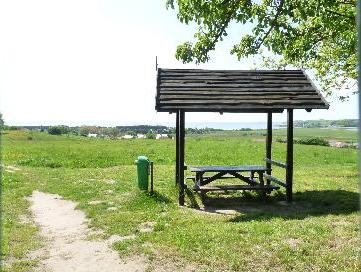 Rastplatz mit schönem Ausblick auf dem Berg